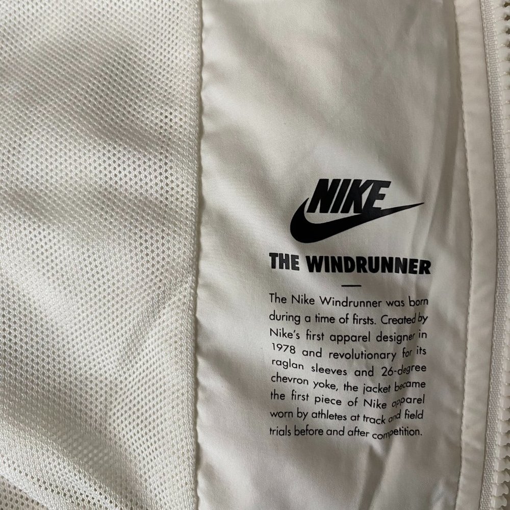 Nike Windrunner - image 3